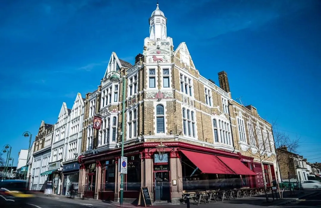 The Red Lion Hotel-1